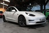 photo TESLA MODEL 3